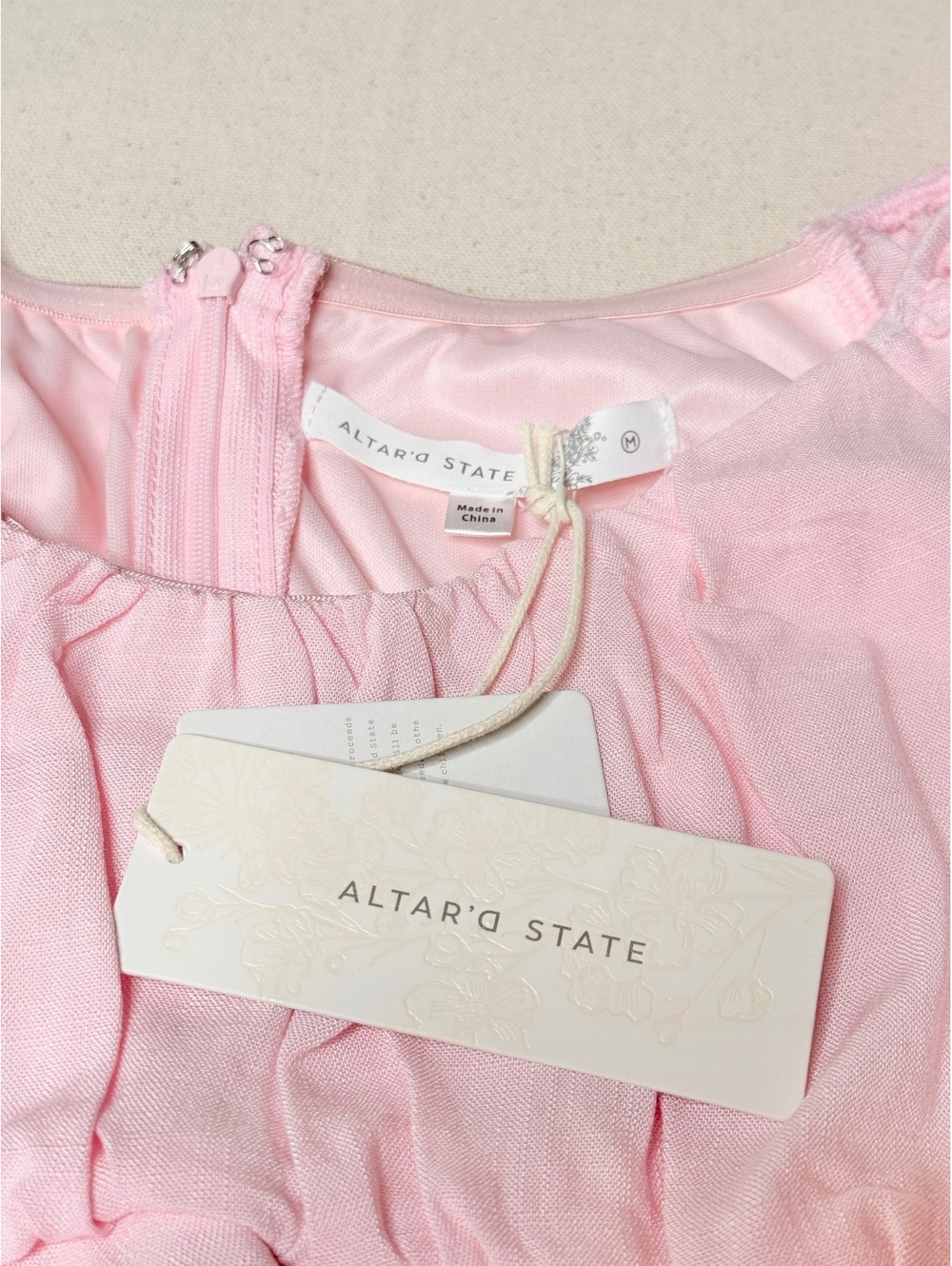 Altar’d State Pink Ruffle Romper Size M NWT Puff Sleeve Tie Back - Picture 3 of 8